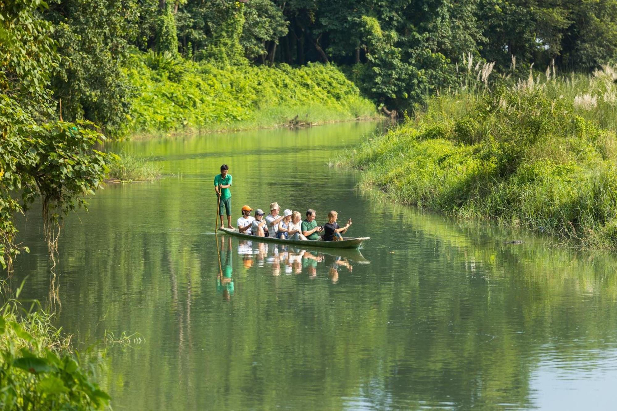 Hotel Parkside & Swimming Pool-Between Greenery And Azure ,Your Perfect Retreat Chitwan Dış mekan fotoğraf