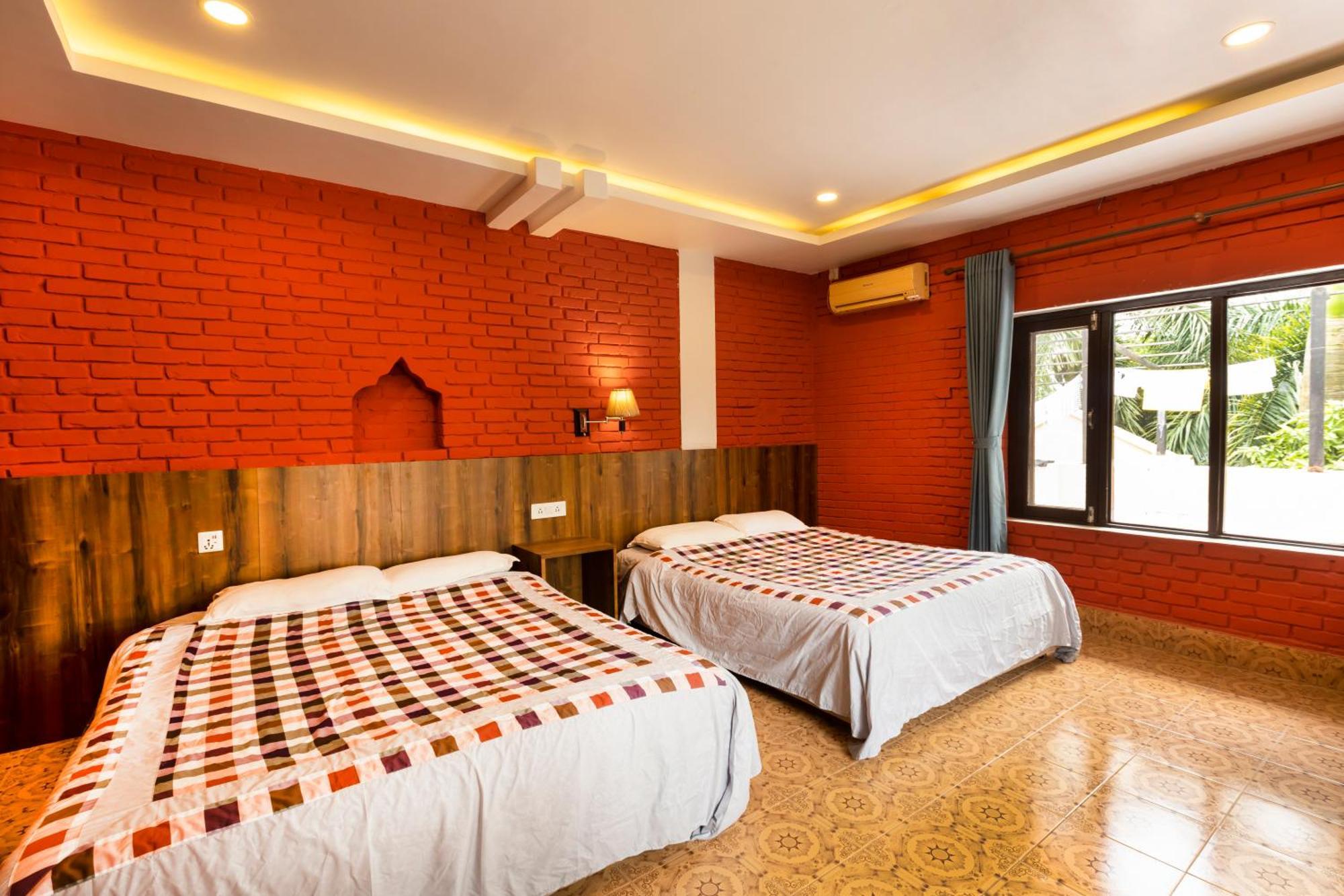 Hotel Parkside & Swimming Pool-Between Greenery And Azure ,Your Perfect Retreat Chitwan Oda fotoğraf
